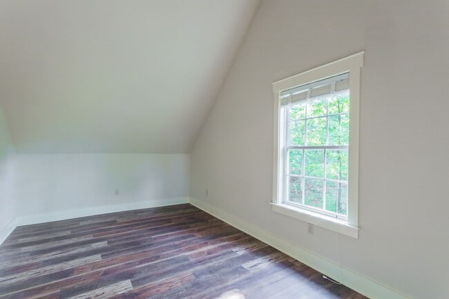 Building Photo - Adorable 3 bedroom home!