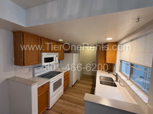 Building Photo - move in special: $500 off first months rent