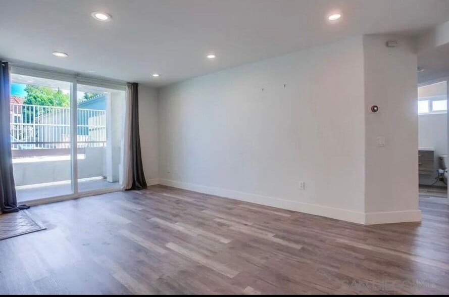 Building Photo - 450 Stoney Point Way