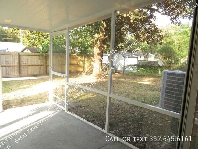 Building Photo - 1309 NE 20th St