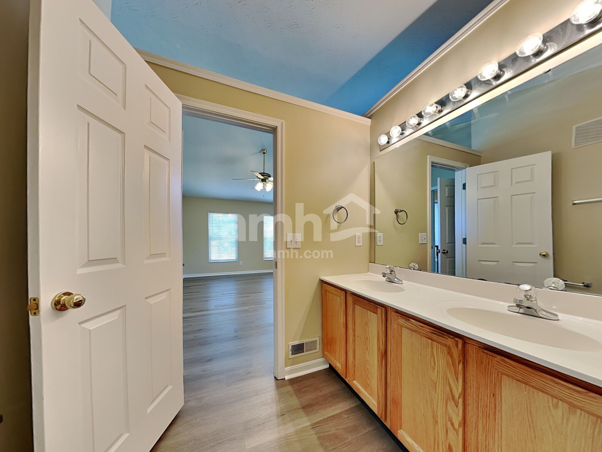 Building Photo - 725 Kent Cir