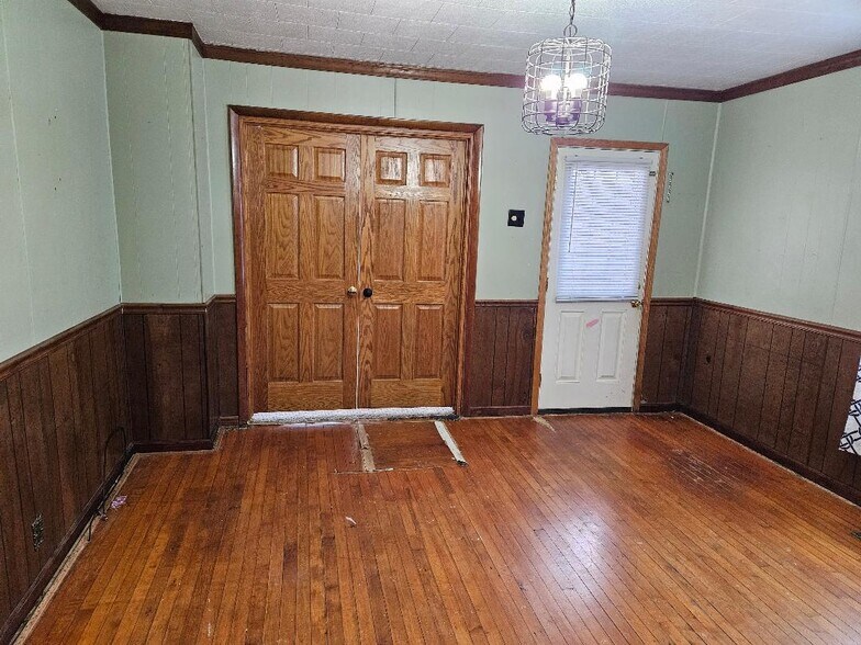 Building Photo - 1011 W Auglaize St