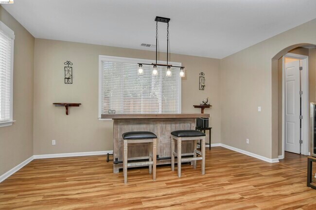 Building Photo - 5563 Arcadia Cir