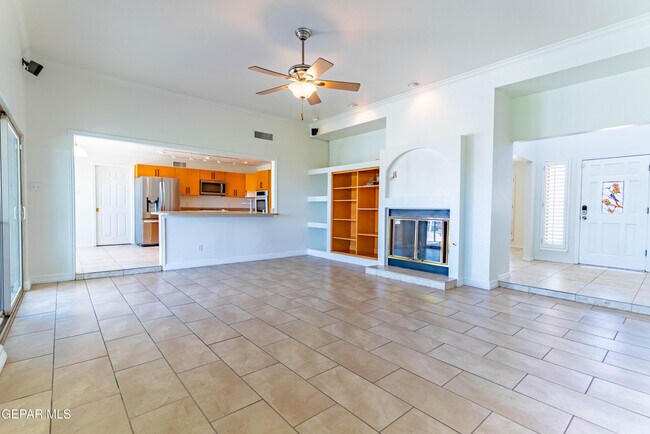 Building Photo - 7033 San Marino Dr
