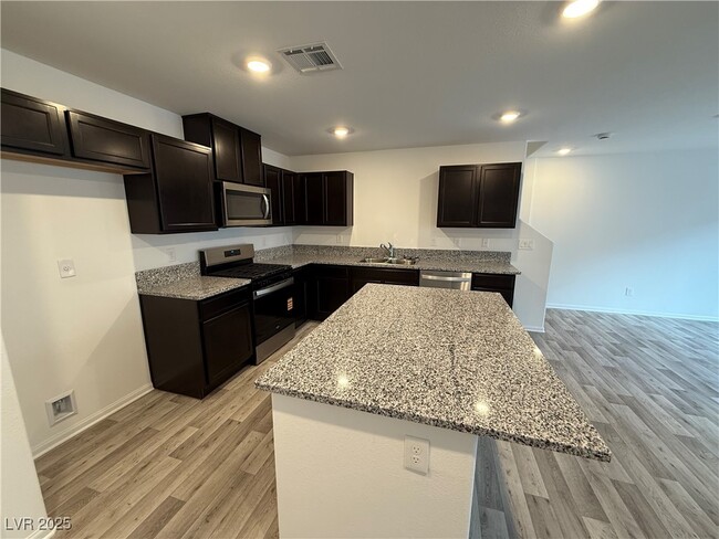 Building Photo - 5943 Swift Lariat St