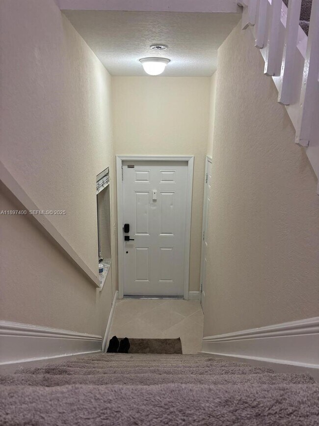 Building Photo - 3310 Palomino Dr