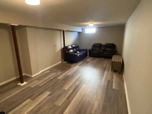 Building Photo - 386 1st Ave SE