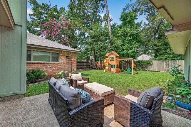 Building Photo - 23011 Fox Hunt Dr