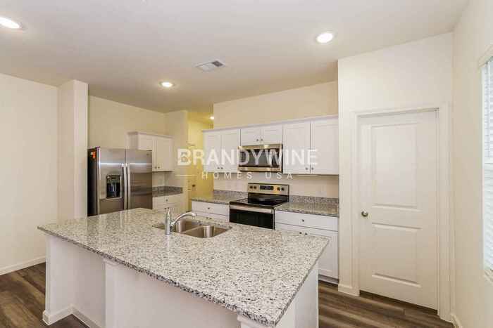 Building Photo - 2556 Sanders Crk Rd