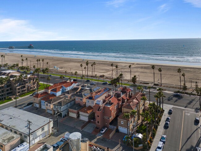 Building Photo - OCEAN FRONT CONDO IN HUNTINGTON BEACH