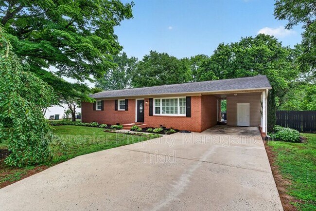 Building Photo - 9415 Glen Cross Dr