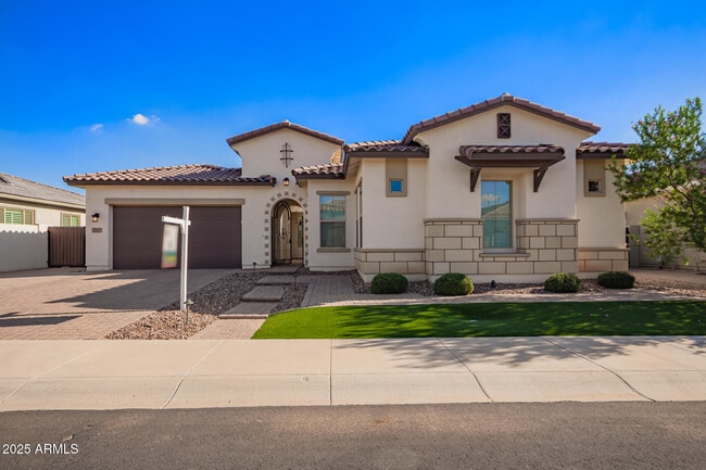 Building Photo - 2065 E Gemini Pl