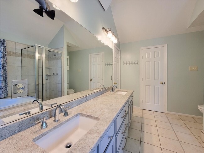 Building Photo - 13602 Somersworth Dr