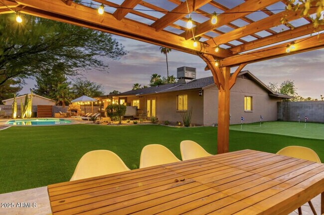 Building Photo - 15849 N 49th Pl