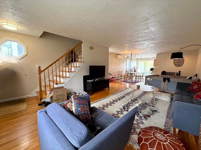 Building Photo - 43 Edenfield Ave