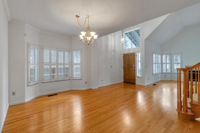 Building Photo - 302 Tadley Ct