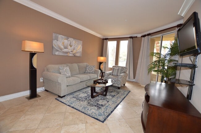 Building Photo - Meridian Fully Furnished Condo with Pool view.