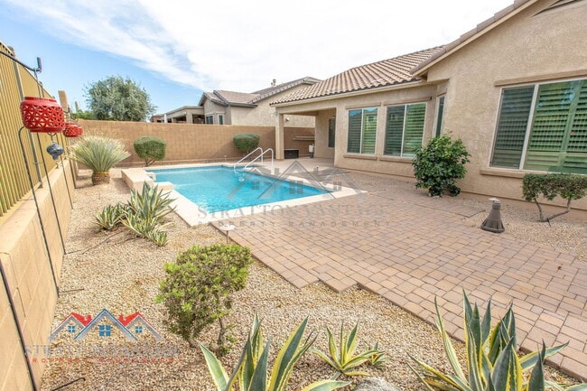 Building Photo - 5908 E Bramble Berry Ln