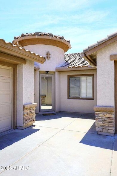 Building Photo - 2503 W Kit Carson Trail