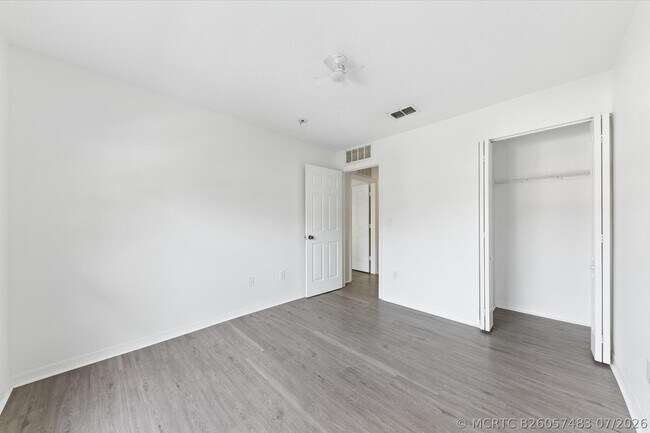 Building Photo - 402 Seminole Palms Dr