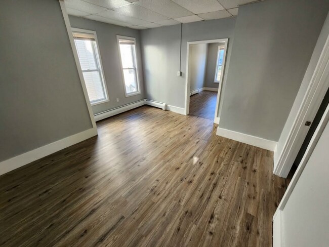 Building Photo - 538 Hall St