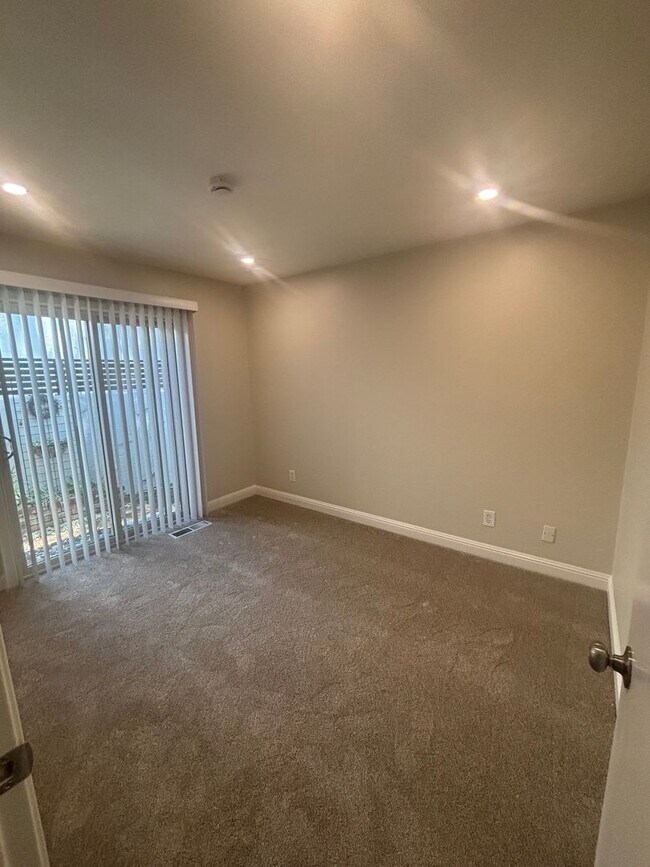 Building Photo - Updated 3 bedroom 2 bathroom Condo in Rincon Valley's Brush Creek Villas with A/C