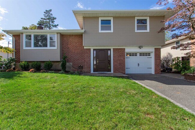 Primary Photo - 15 Gainsville Dr