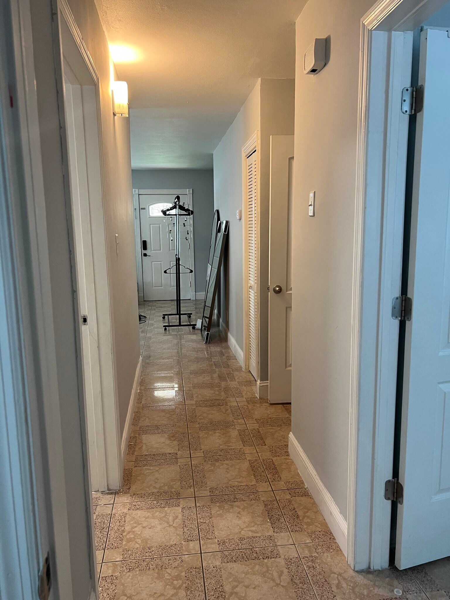 Building Photo - 2913 W Saint Conrad St