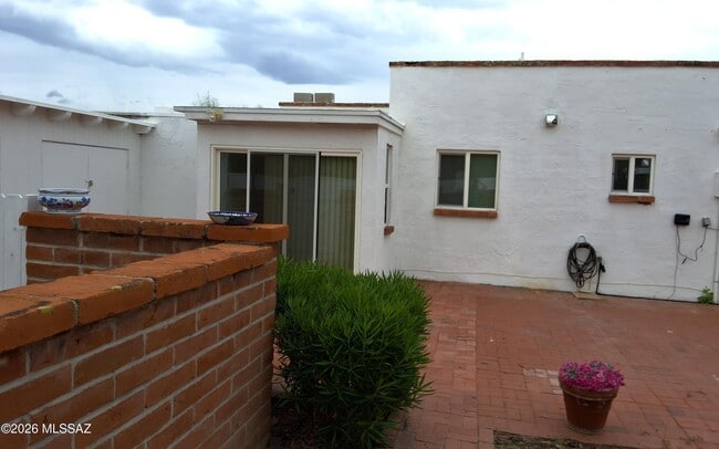 Building Photo - 434 S Vista Del Rio
