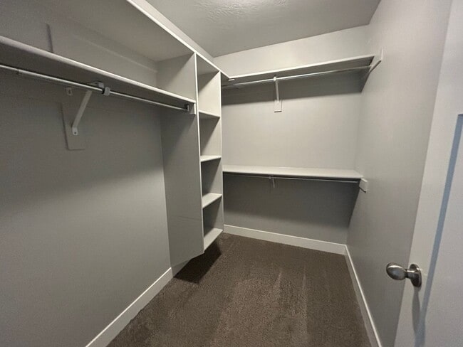 Building Photo - $500 off rent for December!