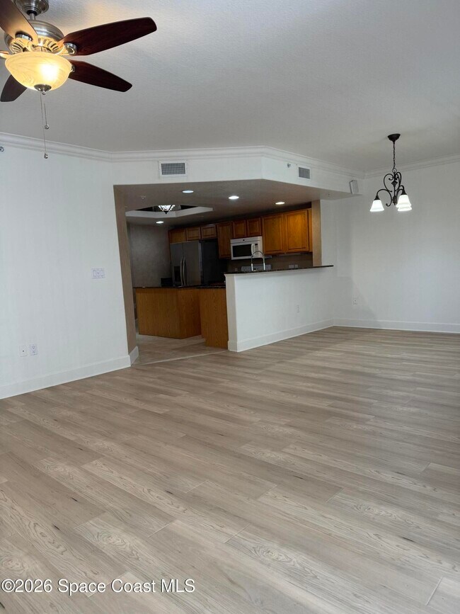 Building Photo - 817 Mystic Dr