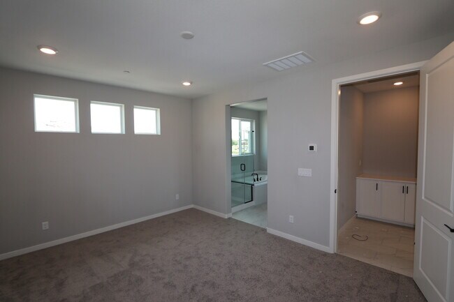 Building Photo - 2982 Melo Pearl St
