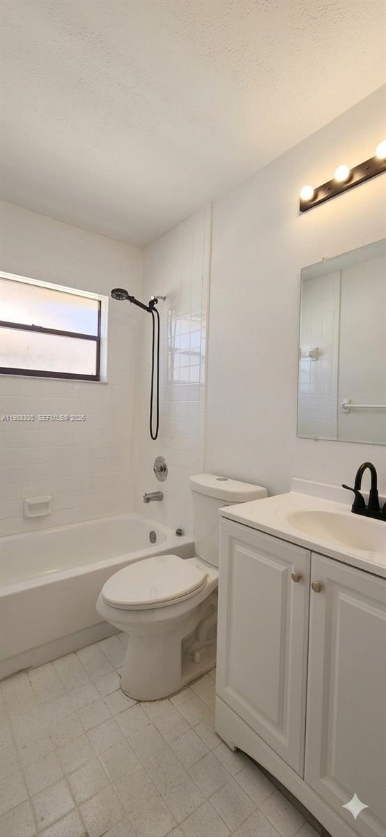 Building Photo - 11323 Royal Palm Blvd