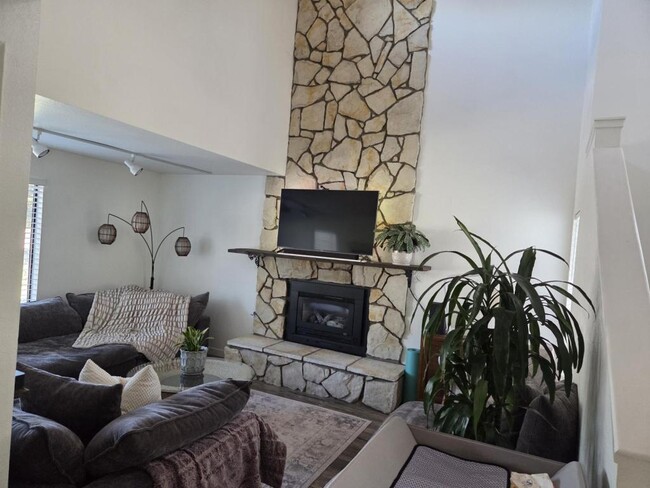 Building Photo - 55 Las Praderas Dr