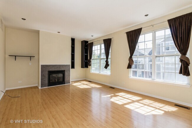 Building Photo - 544 Declaration Ln