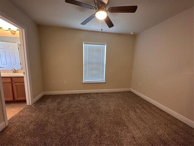 Building Photo - 402 Edith Dr