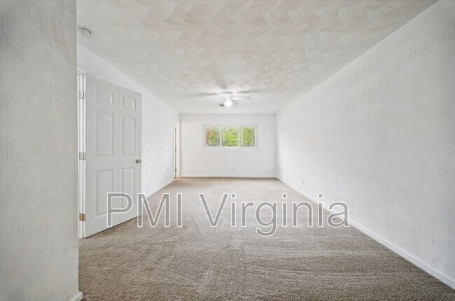 Building Photo - 5389 Susquehanna Dr