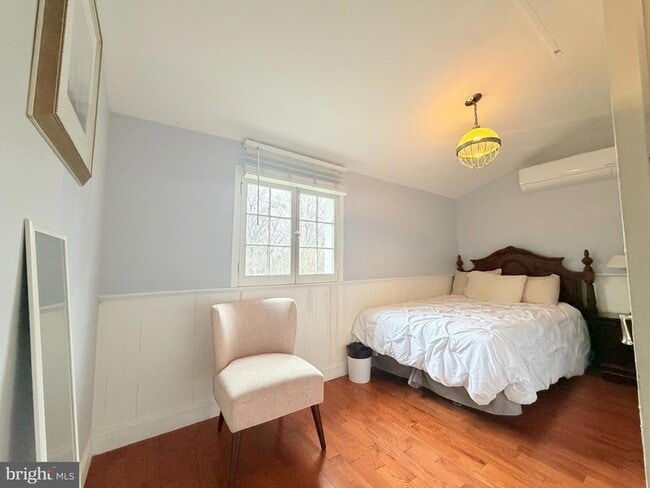 Building Photo - 3119 South Dakota Ave NE