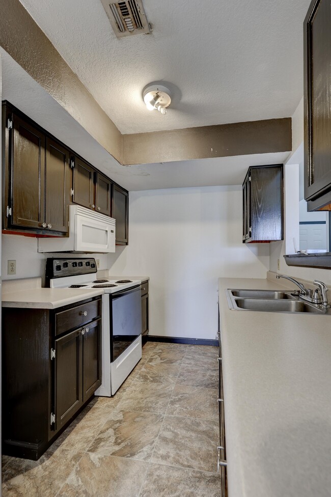 Building Photo - 717 N Walker St