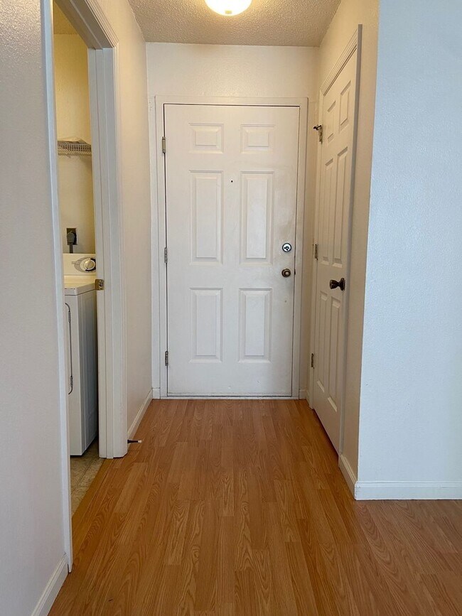 Building Photo - Condominium in FoxPointe