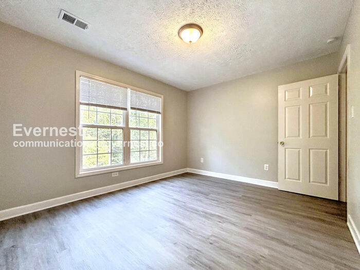Building Photo - 1444 Rome Dr NW