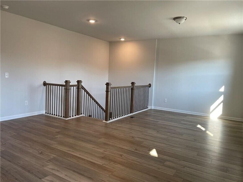 Building Photo - 764 Henson Farm Dr