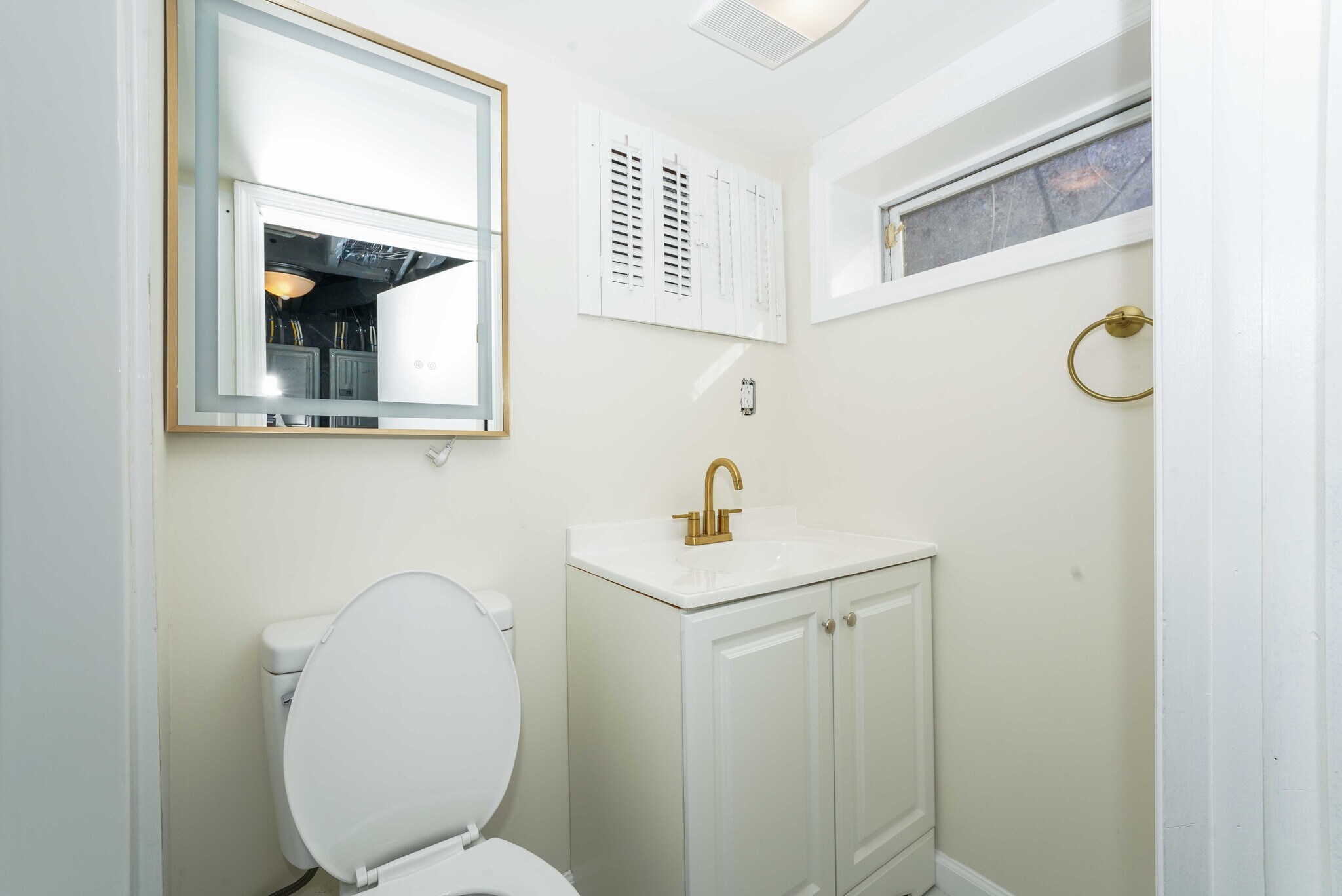 Basement full bath - 69 Ross Ave