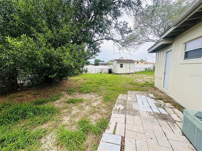 Building Photo - 6033 Balboa Dr