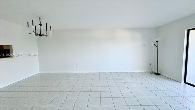 Building Photo - 130 S Shore Dr