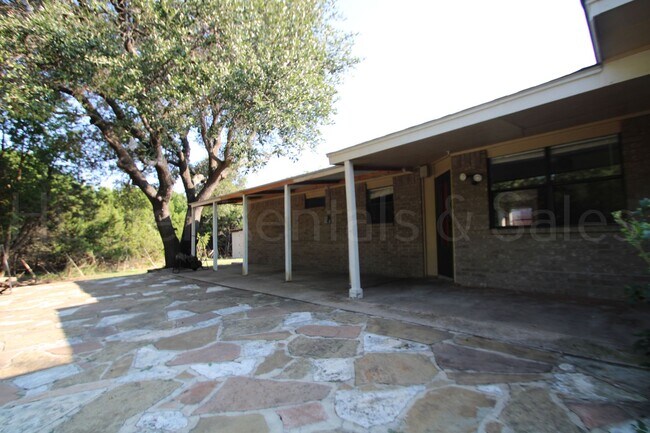 Building Photo - Spacious 4-Bedroom Home with Bonus Room, Large Yard & Solar Panels