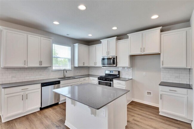 Building Photo - 11109 Sentinel Dr