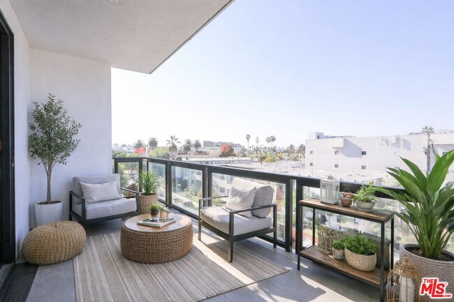 Building Photo - 11800 Courtleigh Dr