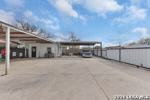 Building Photo - 422 Wagner Ave