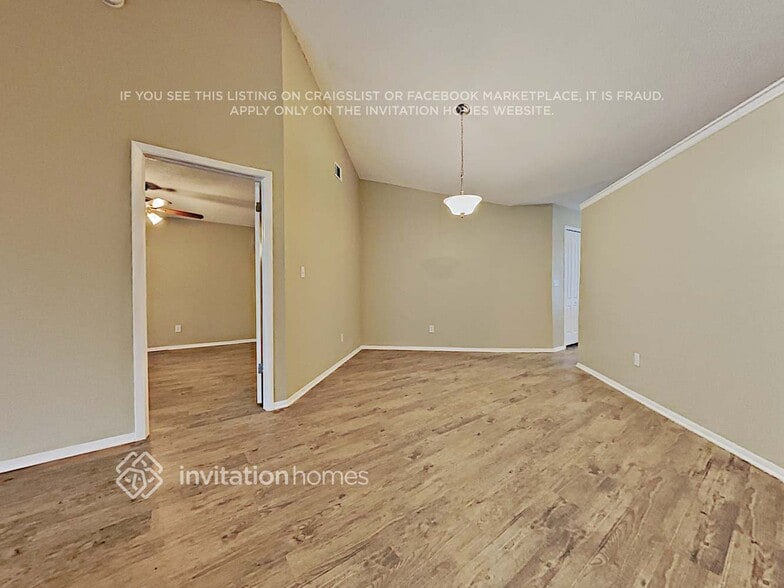 Building Photo - 411 Barrywood Ln